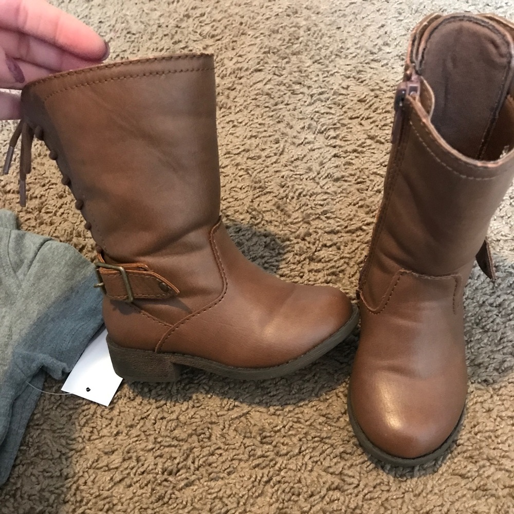 Girls boots